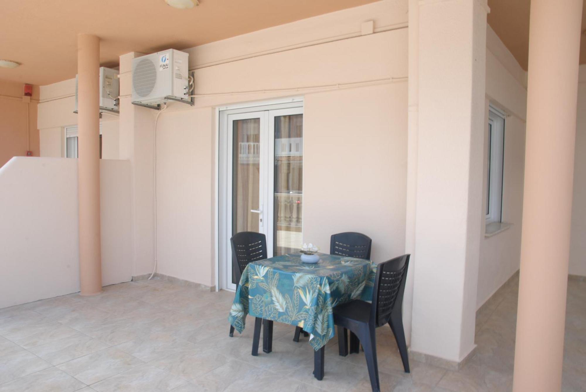 Light Blue Paralia Apartments Esterno foto