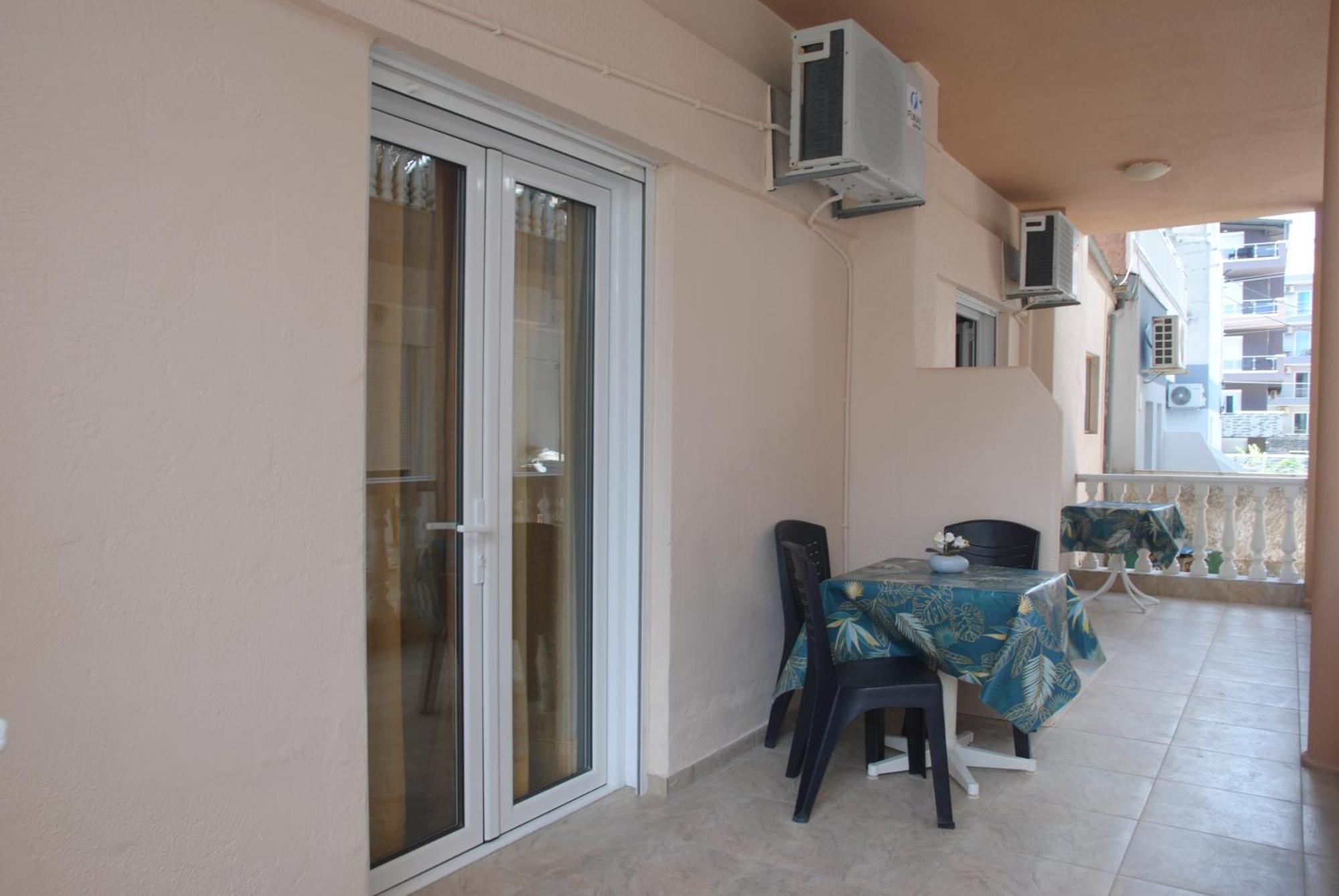 Light Blue Paralia Apartments Esterno foto